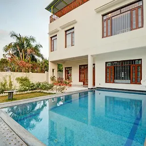 Karohi Hotel